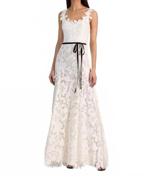 ALICE + OLIVIA Dresses & Skirts - NEW ALICE + OLIVIA calla lace maxi dress in off white